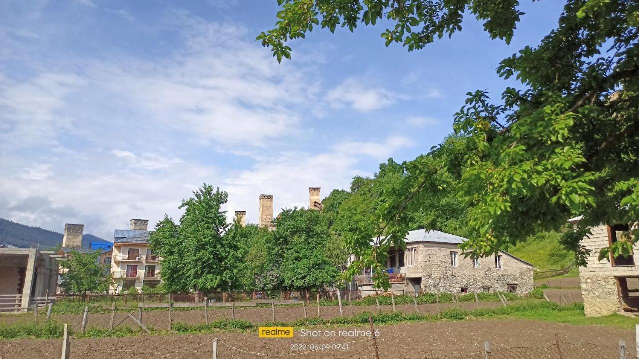 House B&B 메스티아 외부 사진
